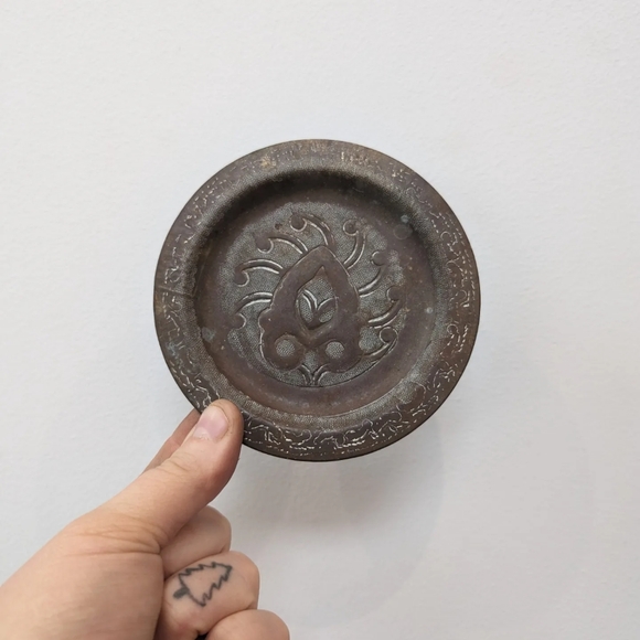 Catch all dish - Picture 1 of 4